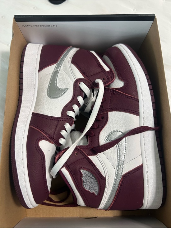 Nike Shoes - NEW Air Jordan 1 Retro High OG GS